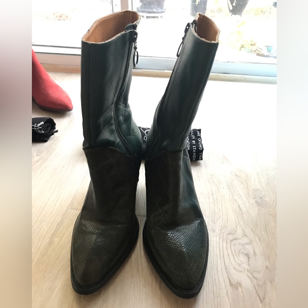 FLUEVOG - ‘Room 203’ Green snake embossed mid calf boots, Sz 8